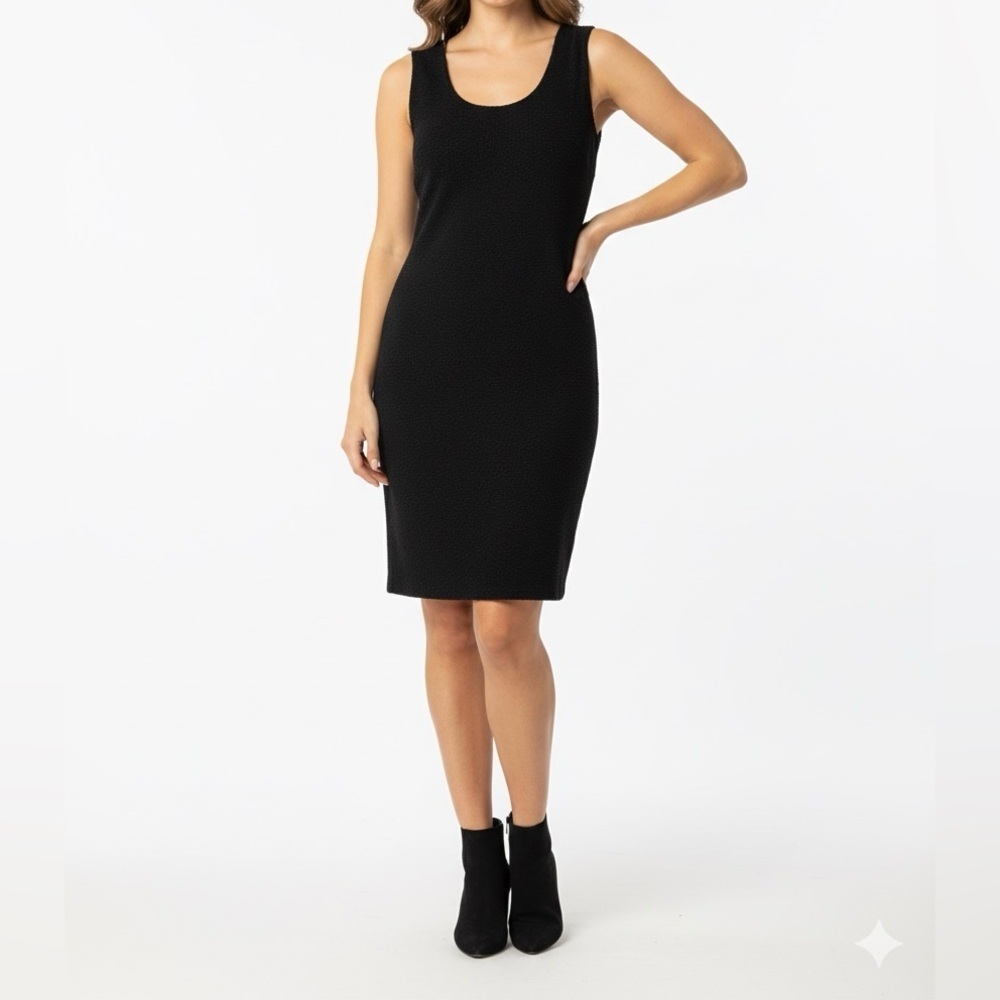 Eva Varro Elegant Grainy Black Midi Dress
